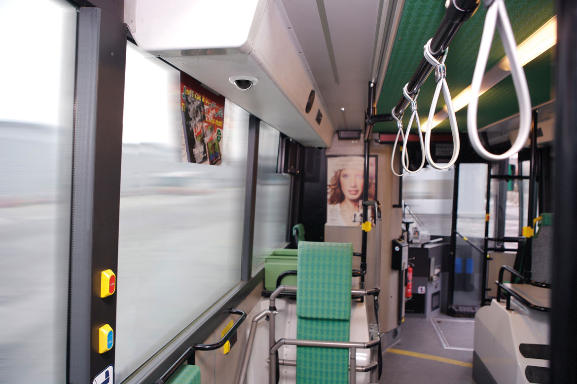 AXIS 4005-E on bus