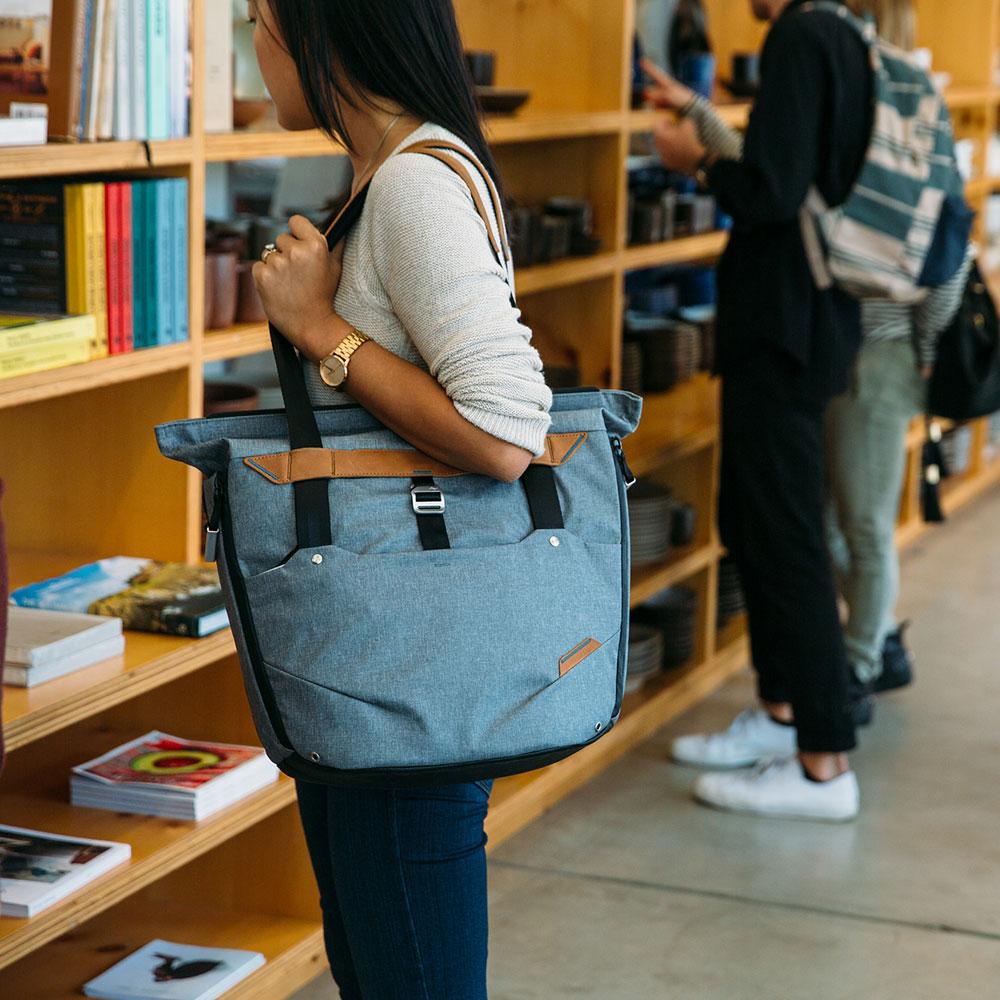 Peak design tote online v1